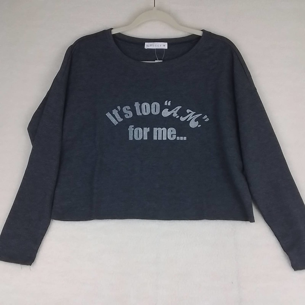 Soncy Crew Neck Waffle Knit Cropped Top Size 22-24 in Gray‎ w/ Graphic